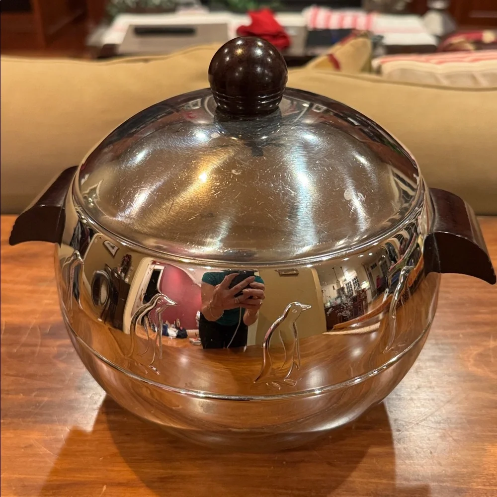 Vintage MCM West Bend Chrome Penguin Hit Cold Ice Bucket Made In USA Bakelight